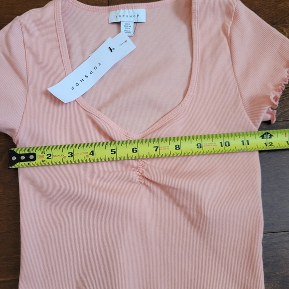 NWT Ribbed Lettuce Edge Crop T-Shirt TOPSHOP - Picture 1 of 13